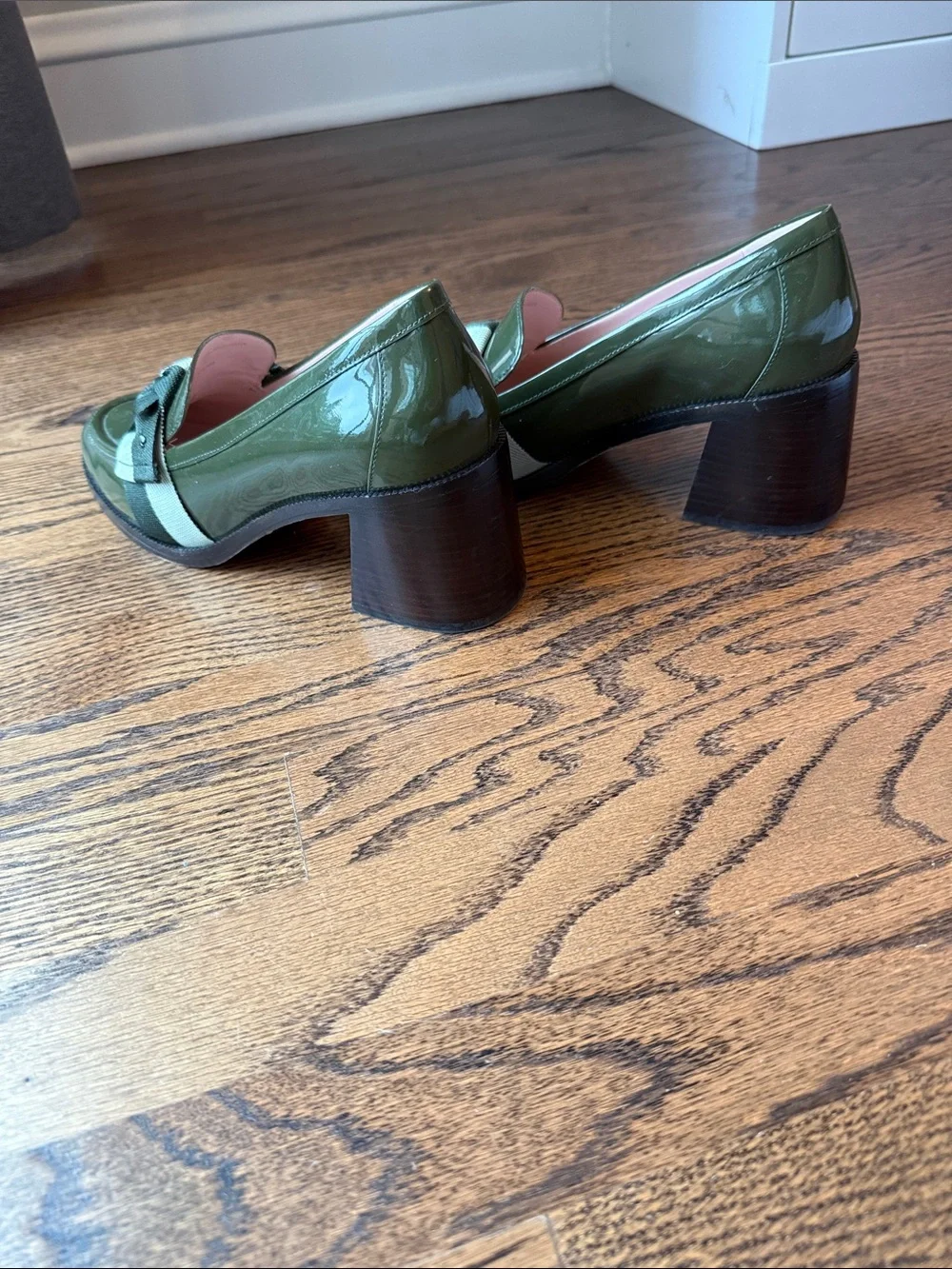 kate spade Leandra Olive Patent Loafers with Two-Tone Bow size 9B